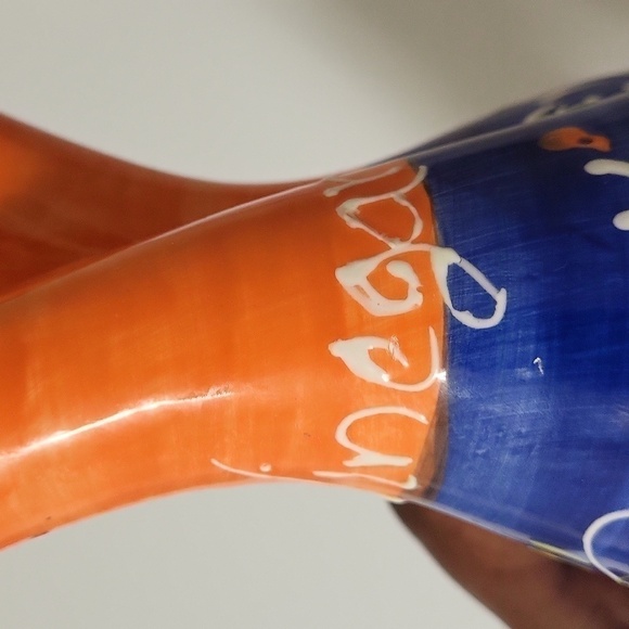 Ceramic hand painted  Vase made in spain  Unique Shape 8.5”x4.5” - Picture 12 of 14